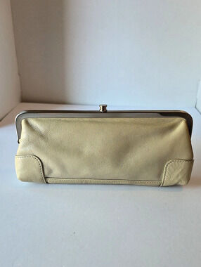 Latico Butter Yellow Soft Leather Kisslock Frame Clutch Handbag Vintage Retro